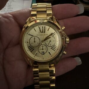 Michael Kors Women watch very pretty. I didn’t wear much at all.